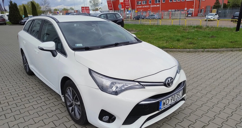 Toyota Avensis cena 49000 przebieg: 183000, rok produkcji 2017 z Pieszyce małe 29